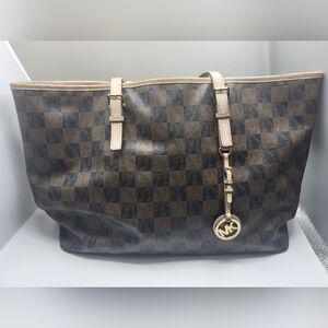 Michael kors large bag used.classic style